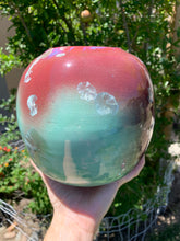 Load image into Gallery viewer, Wheel Thrown 'Globe' Vase