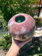 Load image into Gallery viewer, Infinity Edge Flower Vase