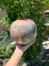 Load image into Gallery viewer, Wheel thrown 'globe' vase