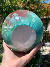 Load image into Gallery viewer, Wheel Thrown 'Globe' Vase