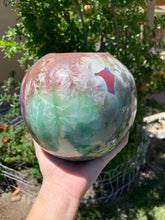 Load image into Gallery viewer, Infinity Edge Flower Vase