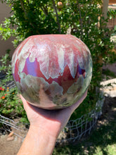 Load image into Gallery viewer, Infinity Edge Flower Vase