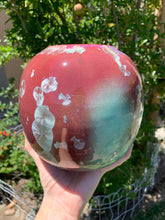 Load image into Gallery viewer, Wheel Thrown 'Globe' Vase