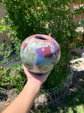 Load image into Gallery viewer, Infinity Edge Flower Vase