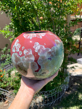Load image into Gallery viewer, Wheel Thrown &#39;Globe&#39; Vase
