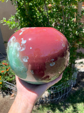 Load image into Gallery viewer, Wheel Thrown &#39;Globe&#39; Vase
