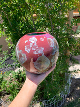Load image into Gallery viewer, Wheel thrown &#39;globe&#39; vase
