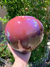 Load image into Gallery viewer, Wheel Thrown &#39;Globe&#39; Vase

